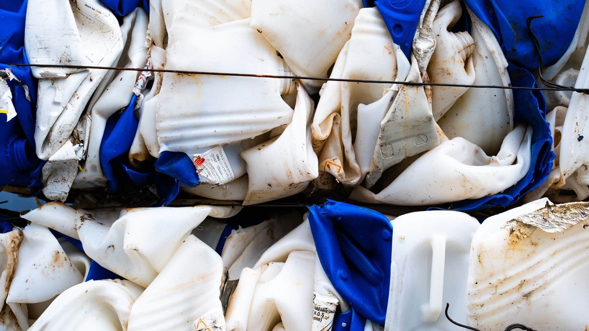 Plastic B2B packaging waste