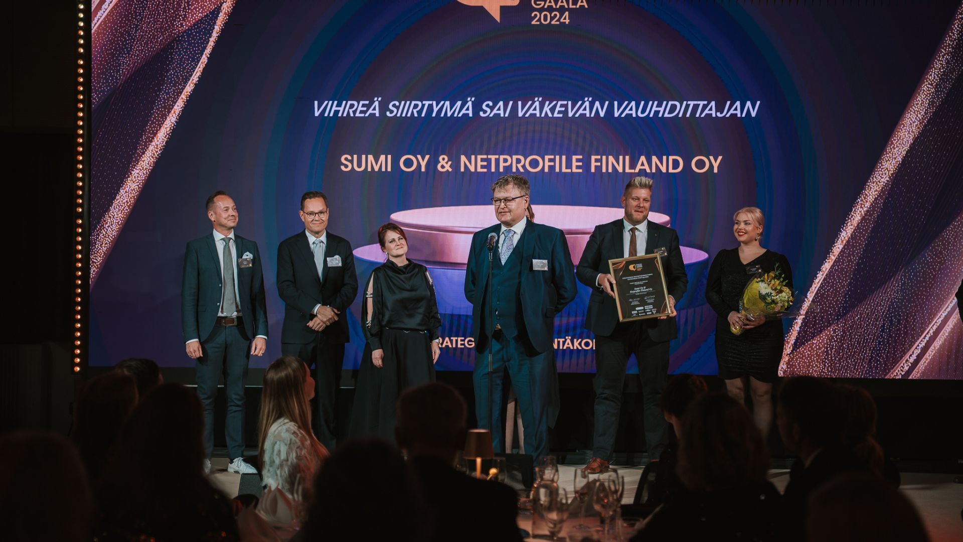 Sumi ja viestintätoimisto Netprofile palkittiin Finnish Comms Awards 2024 -gaalassa